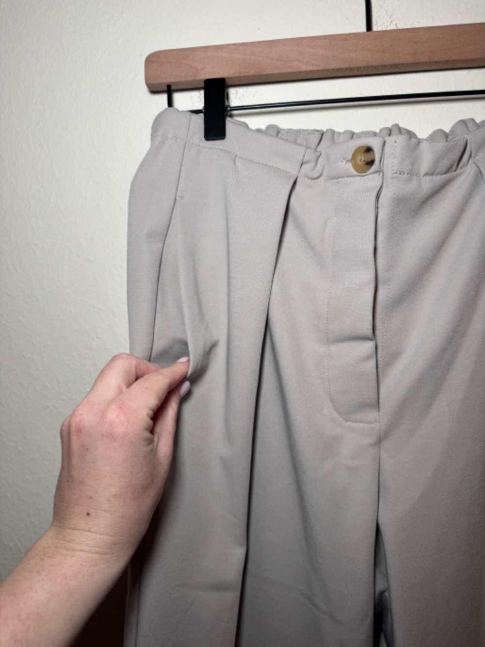 Free People Pleated Front Trousers Women’s Small Taupe Wide Leg Pants - Picture 4 of 8